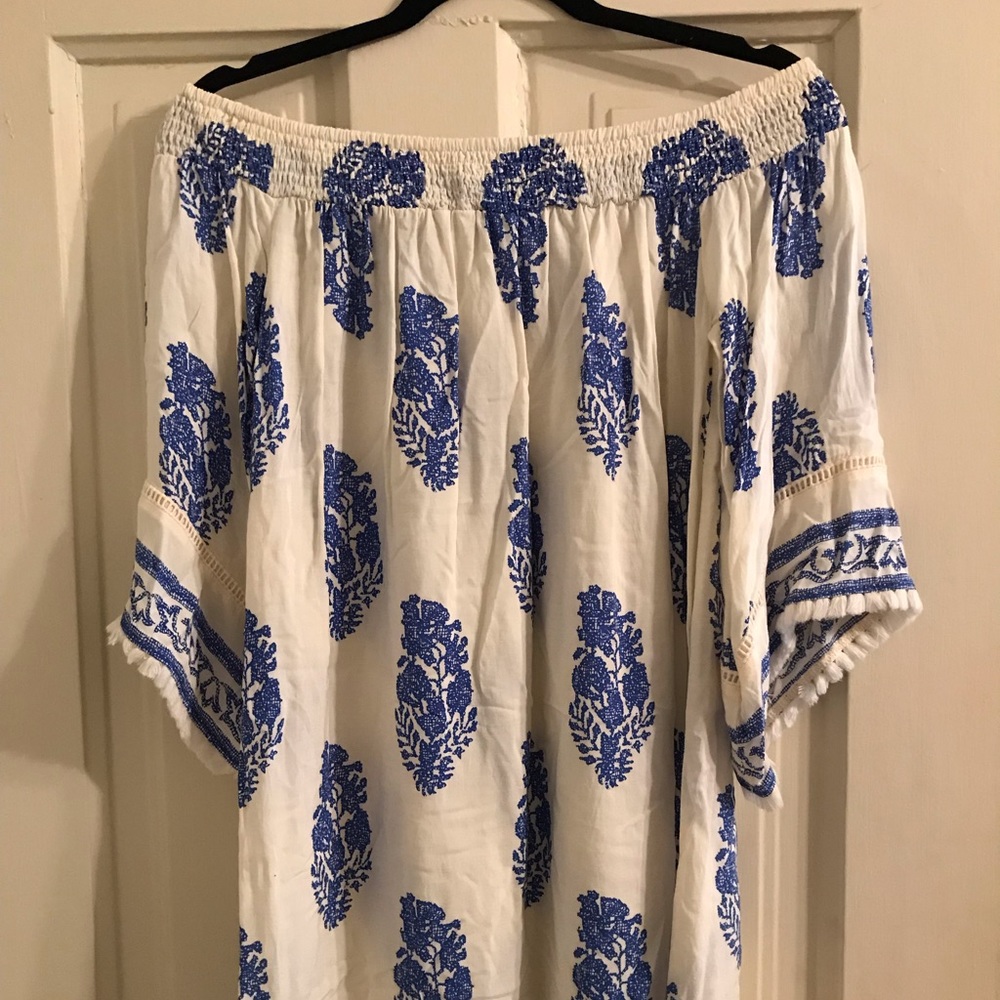 Blue & cream paisley print off the shoulder dress